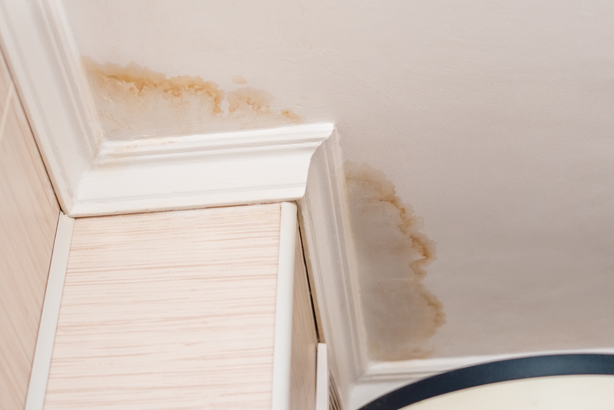 Signs of water damage | Valley Restoration and Construction